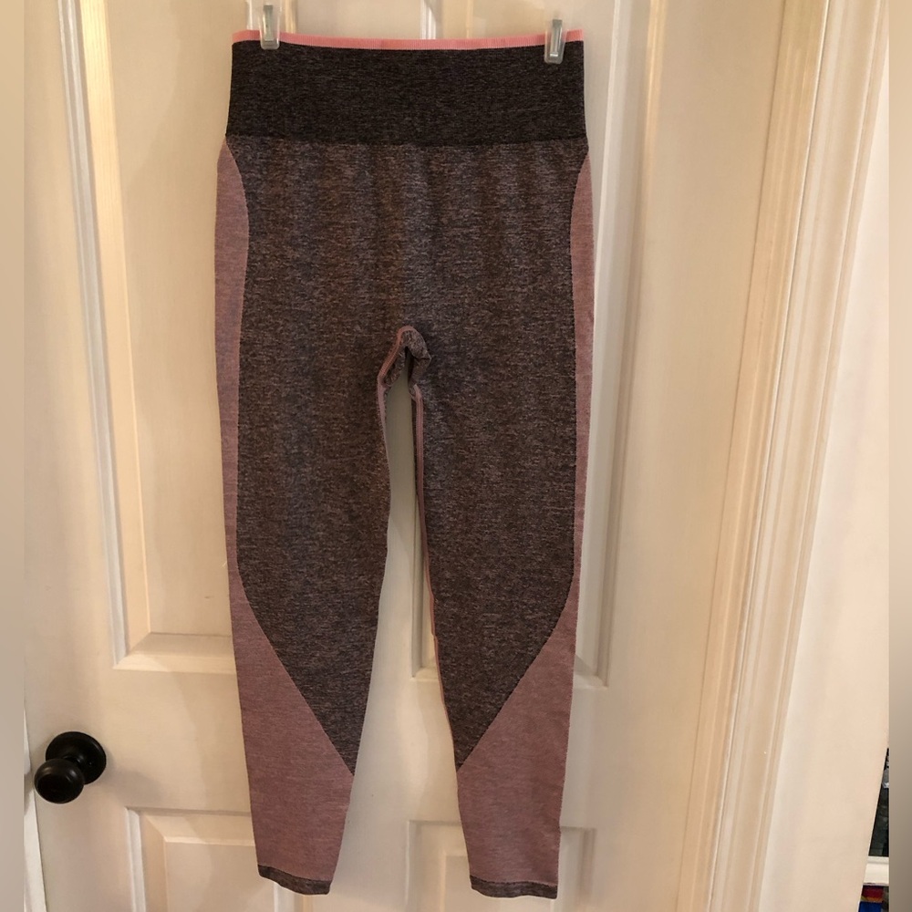 Victoria Secret PINK Seamless Leggings - Picture 2 of 7